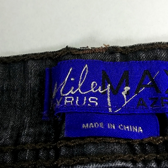 Miley Cyrus Denim Skirt. - Picture 3 of 6